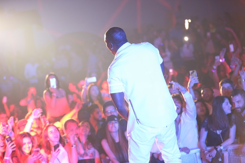 The WHITE Experience Feat. AKON Part 1
